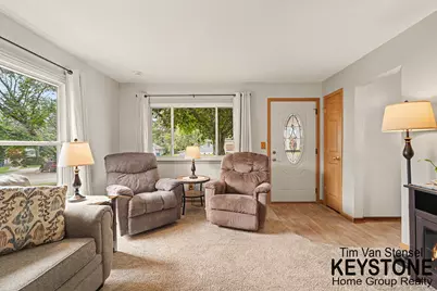 502 Tuttle Avenue NE, Grand Rapids, MI 49503 - Photo 2