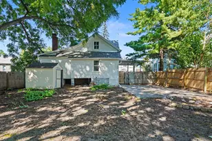 908 McKinley St, Bay City, MI 48708 - Photo 14