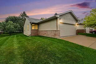 905 Moore Dr, Chelsea, MI 48118 - Photo 2