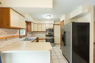 890 Gabrielle Ct NE, Grand Rapids, MI 49505 - Photo 12