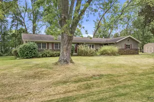 621 Manitou Rd, Saint Joseph, MI 49085 - Photo 2