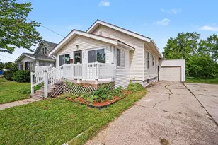 436 Catawba Ave, Muskegon, MI 49442 - Photo 1