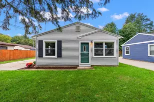 134 Wavell St SE, Grand Rapids, MI 49548 - Photo 2