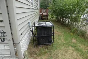 1079 Hurd Ave, Benton Harbor, MI 49022 - Photo 8
