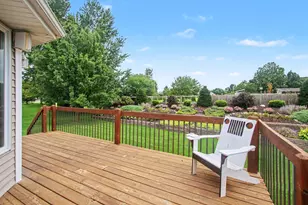 898 Mid Bluff Dr, Zeeland, MI 49464 - Photo 30