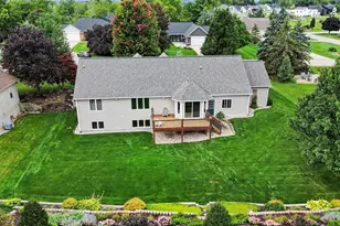 898 Mid Bluff Dr, Zeeland, MI 49464 - Photo 42