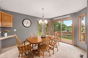 898 Mid Bluff Dr, Zeeland, MI 49464 - Photo 8