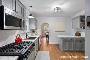 120 E Division St NE, Rockford, MI 49341 - Photo 6
