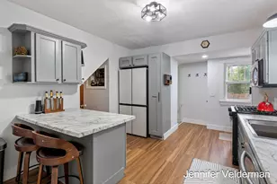 120 E Division St NE, Rockford, MI 49341 - Photo 8