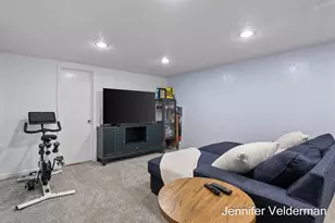 120 E Division St NE, Rockford, MI 49341 - Photo 26