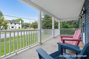 120 E Division St NE, Rockford, MI 49341 - Photo 4