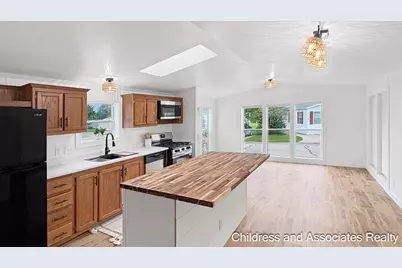 321 Valley Oak Drive, Coopersville, MI 49404 - Photo 2