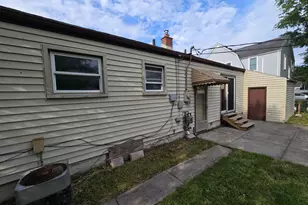 22620 Stephens St, Saint Clair Shores, MI 48080 - Photo 4