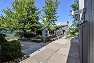 718 Watersedge Dr, Ann Arbor, MI 48105 - Photo 20