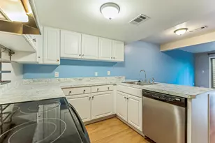 718 Watersedge Dr, Ann Arbor, MI 48105 - Photo 4