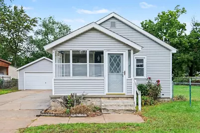 307 43rd Street SE, Kentwood, MI 49548 - Photo 2