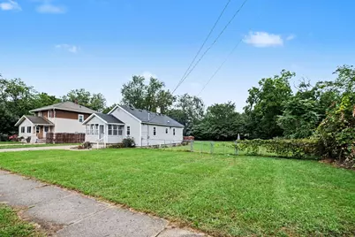 307 43rd Street SE, Kentwood, MI 49548 - Photo 6