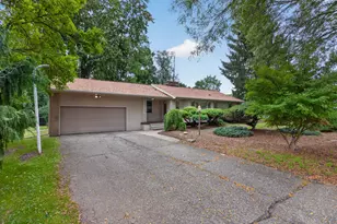 2400 Smiley Way, Jackson, MI 49203 - Photo 2
