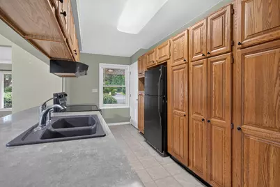 2400 Smiley Way, Jackson, MI 49203 - Photo 8