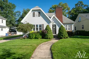905 N Ottillia St SE, Grand Rapids, MI 49507 - Photo 1