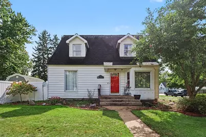 52 W Pine Street, Fremont, MI 49412 - Photo 2