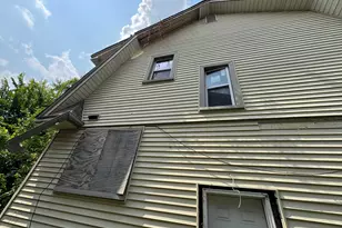 15371 Stricker Ave, Eastpointe, MI 48021 - Photo 4