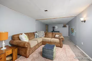237 Roberta Jayne Dr SE, Lowell, MI 49331 - Photo 20