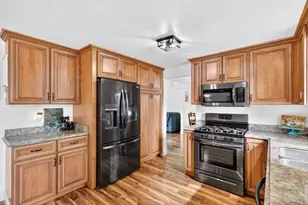 2089 Southwood Ave, Norton Shores, MI 49441 - Photo 14