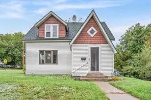 401 Rose Ave, Big Rapids, MI 49307 - Photo 2