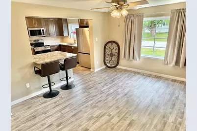 404 W Saint Joseph Street, Watervliet, MI 49098 - Photo 2