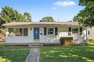 221 Cloverland Dr, Lansing, MI 48910 - Photo 18