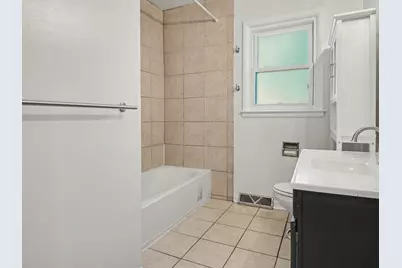 221 Cloverland Drive, Lansing, MI 48910 - Photo 14