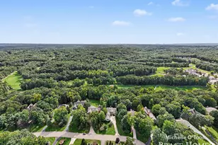 4260 S Oak Pointe Ct NE, Grand Rapids, MI 49525 - Photo 24