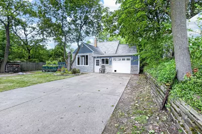 1202 Pinehurst Boulevard, Kalamazoo, MI 49006 - Photo 2