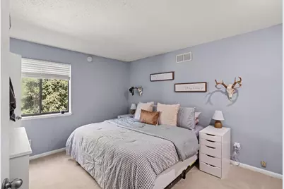 279 Fairway Court, Plainwell, MI 49080 - Photo 8