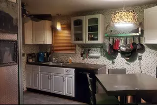 19606 Opal St, Clinton Twp, MI 48035 - Photo 10