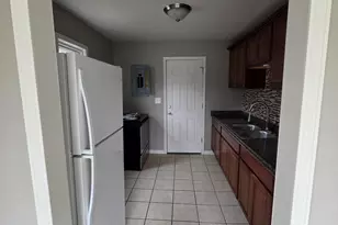6338 Hazel St, Taylor, MI 48180 - Photo 4
