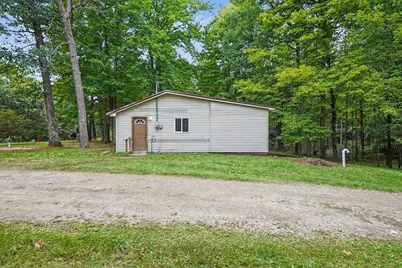 8253 1/2 E 62nd Street, Newaygo, MI 49337 - Photo 2