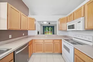 846 E Barrington Cir, Jackson, MI 49203 - Photo 8