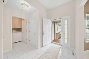 846 E Barrington Cir, Jackson, MI 49203 - Photo 14
