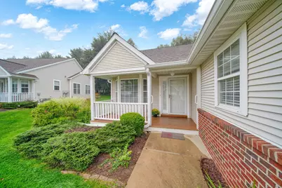 846 E Barrington Circle, Jackson, MI 49203 - Photo 2