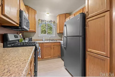 324 Elizabeth Dean Drive SE, Lowell, MI 49331 - Photo 4