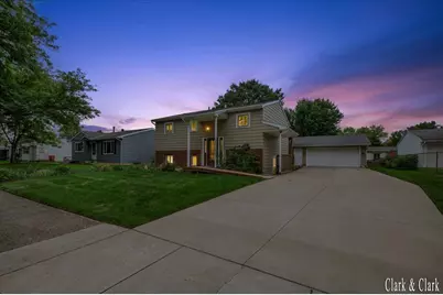 324 Elizabeth Dean Drive SE, Lowell, MI 49331 - Photo 2