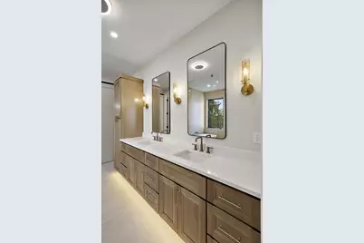 4240 Mandalay Avenue, Royal Oak, MI 48073 - Photo 34