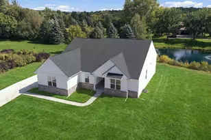 28510 Coyote Ct, New Hudson, MI 48165 - Photo 2