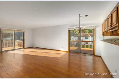 2142 Remington Way NE, Grand Rapids, MI 49505 - Photo 6