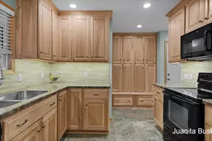 7719 Emberly Dr, Jenison, MI 49428 - Photo 10