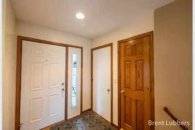 10283 Castlecourt #7, Zeeland, MI 49464 - Photo 4