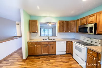 10283 Castlecourt #7, Zeeland, MI 49464 - Photo 6