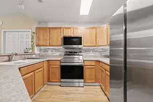 8181 Autumn Woods Tr, Ypsilanti, MI 48198 - Photo 4